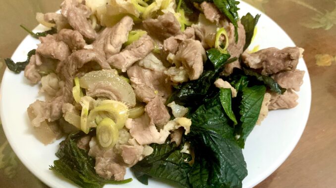 be-hap-la-tia-to Bê hấp lá tía tô