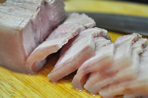 thit-lon-thom-trang-mem Cách luộc thịt không bị khô