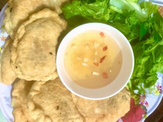 Thưởng thức bánh gối
